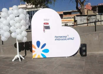 Farmacorp ‘abraza La Paz’ con emotiva campaña ciudadana