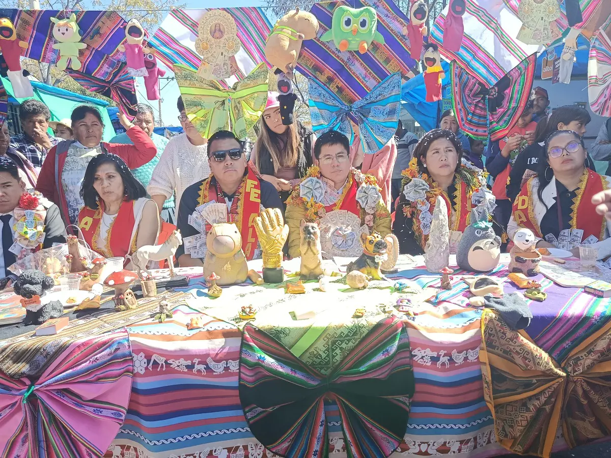 Las autoridades destacaron el trabajo de los artesanos/Municipio de Sucre
