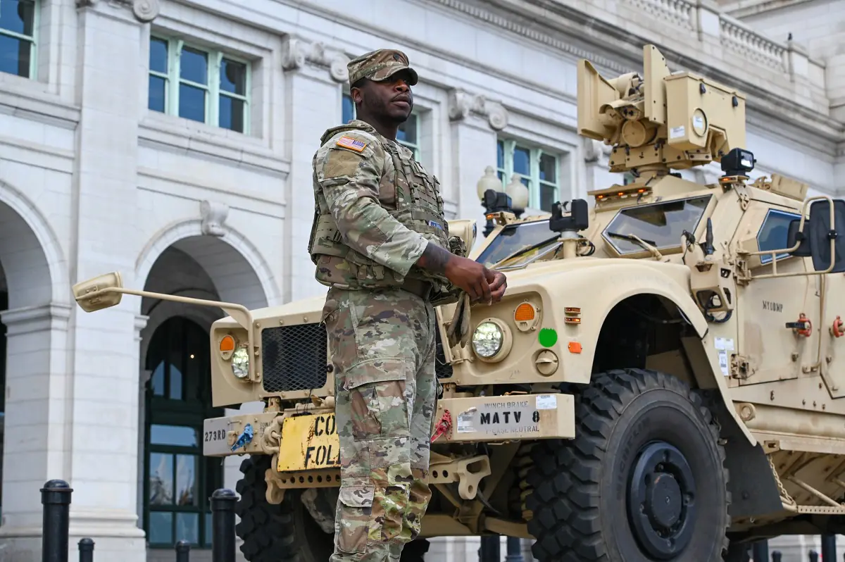 Trump advirtió que no intervendrá en los combates en Ucrania/Guardia Nacional
