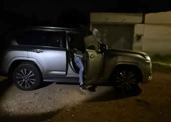 Investigan vínculo entre balacera y secuestro en Santa Cruz