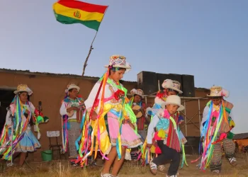 Mostraron su vestimenta, danza y música/Alcaldía de Aiquile
