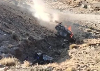El vehículo cayó a un barranco de 100 metros/RRSS