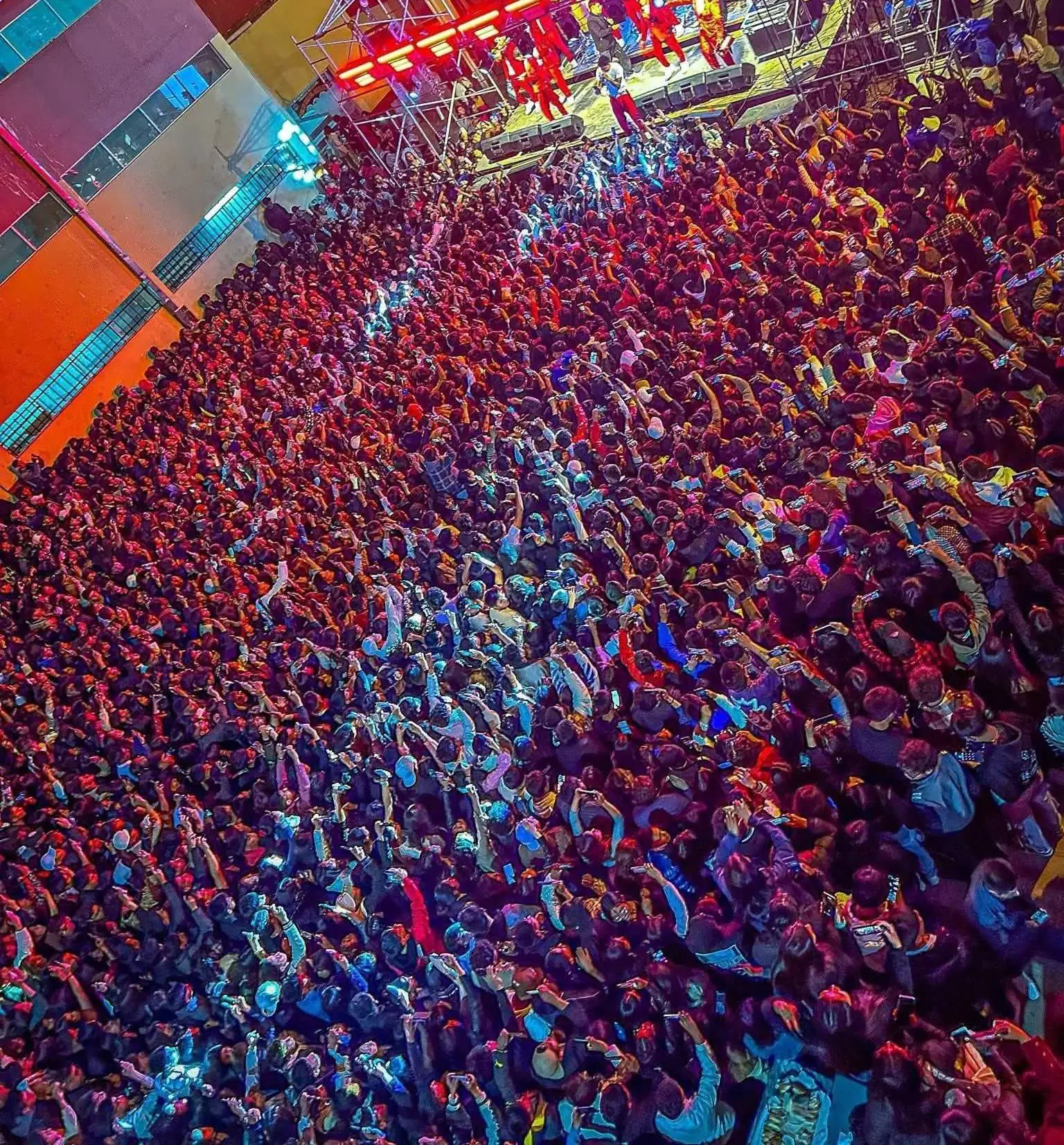 El Saracho Fest se realizó el domingo donde dos personas perdieron la vida debido a una avalancha humana. FOTO: RRSS