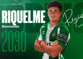 El Betis hace oficial el fichaje de Riquelme hasta 2030