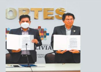 La firma del convenio, ayer.
