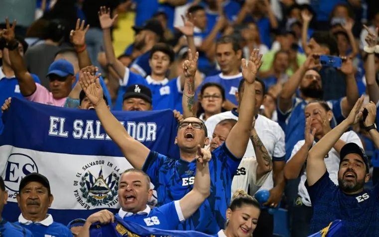 FIFA abre expediente a El Salvador por gritos racistas ante Surinam
