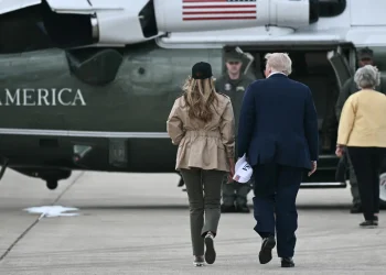 Trump fue Texas junto a su esposa/AFP