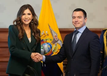 La secretaria de Seguridad Nacional de Estados Unidos, Kristi Noem, se reunió con Daniel Noboa/AFP