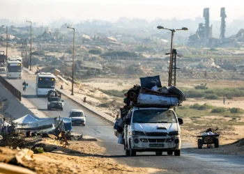 Miles de palestinos se movilizan a zonas más seguras/AFP
