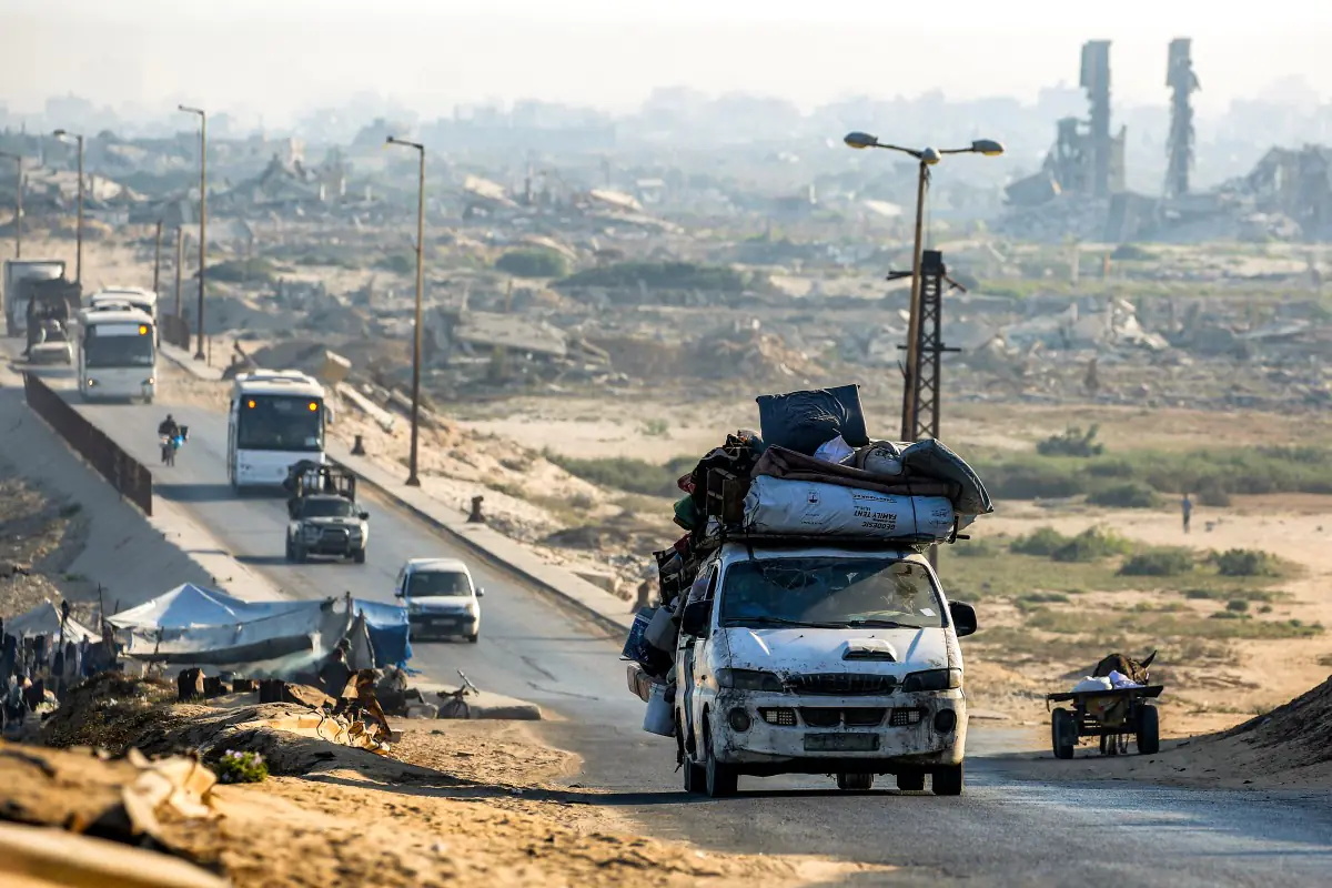 Miles de palestinos se movilizan a zonas más seguras/AFP