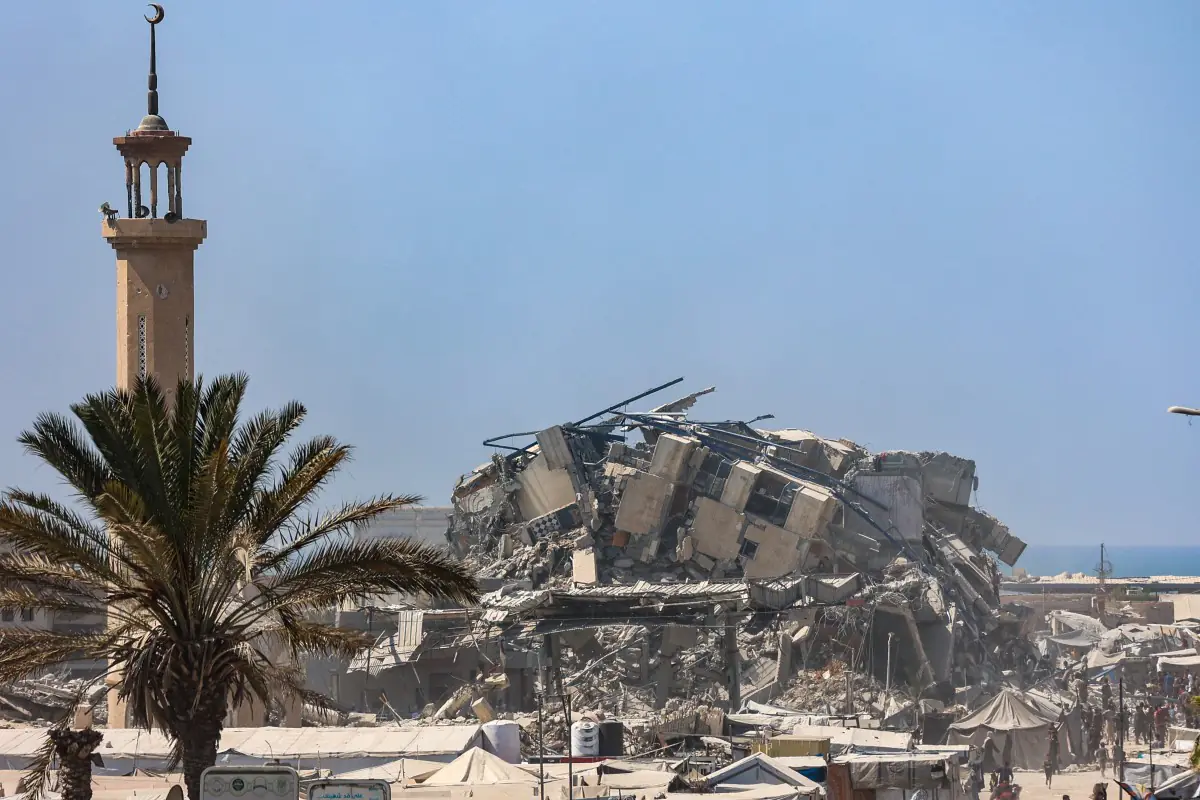 El ejército israelí continúa destruyendo edificios en Gaza/AFP