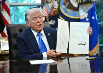 Donald Trump presiona con la justicia a quienes lo cuestionan/AFP