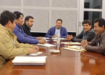 Arce se reúne con alcaldes de municipios del norte paceño afectados por las lluvias