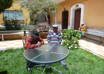 En el abandono, 10 ancianos viven sin saber de su familia en los hogares Quevedo y Campos