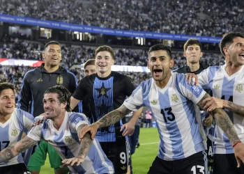 Argentina sigue líder de ranking FIFA, México se acerca al top-10