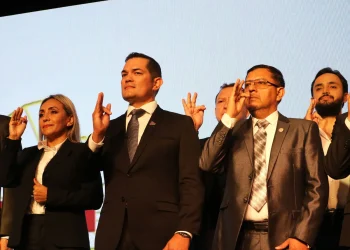 Abraham Nogales asume la presidencia de Anapo