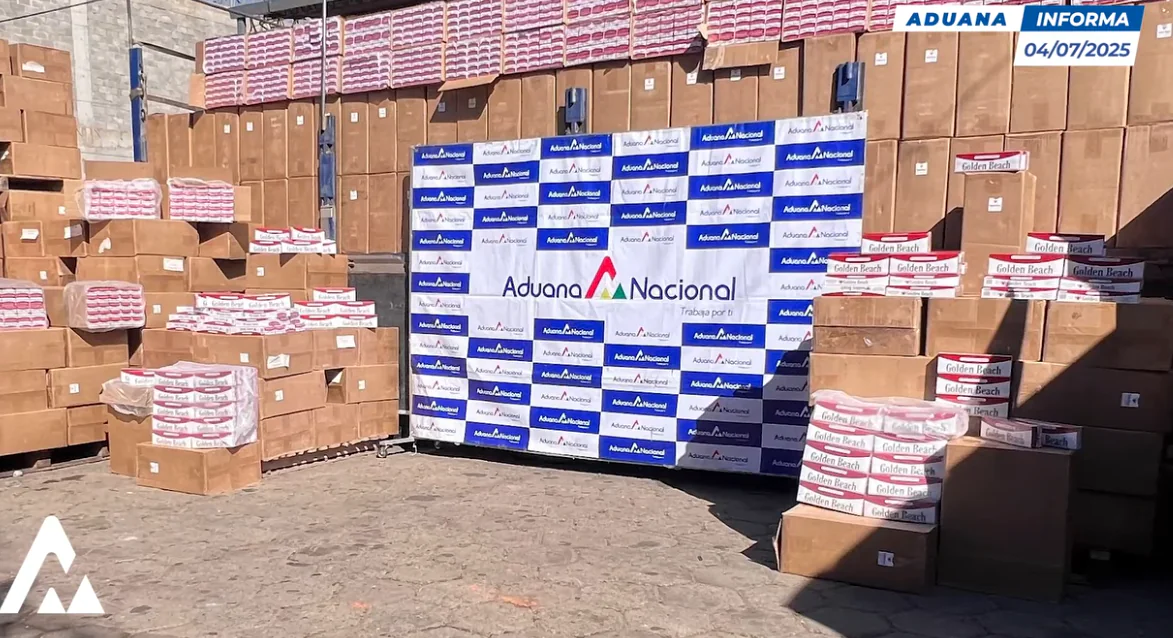 Aduana comisa 651 cajas de cigarrillos de contrabando en Santa Cruz