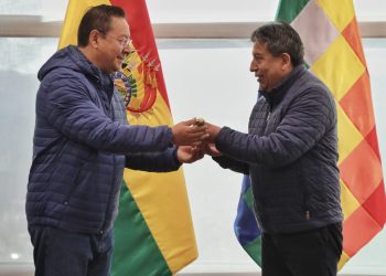 Arce viaja a New York a la Conferencia del Agua y entrega el mando a Choquehuanca