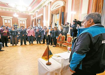 Dos subalcaldes del gabinete de Arias fueron cambiados.