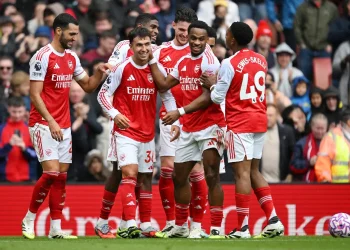 Derbi en las alturas en Anfield y estelar Arsenal-City en la Premier