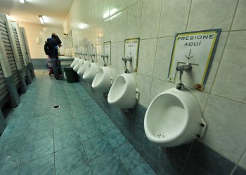 Baños públicos, otra preocupación sobre el consumo de agua; se prevé control