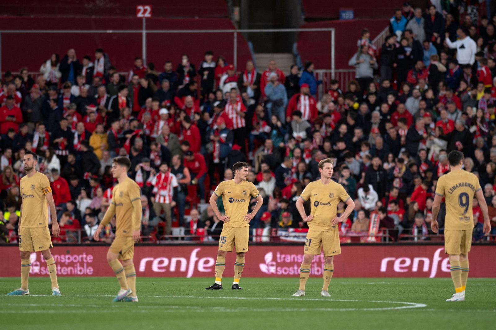 Barcelona cae 1-0 en Almería y cierra una semana para olvidar