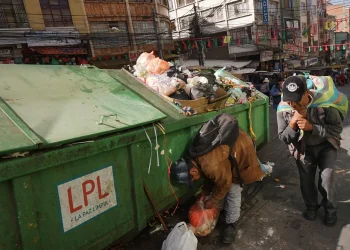 Mas de 40 camiones son desplegados para recoger la basura en La Paz