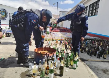 Tras operativos, la Alcaldía de El Alto destruye más de 60.000 bebidas