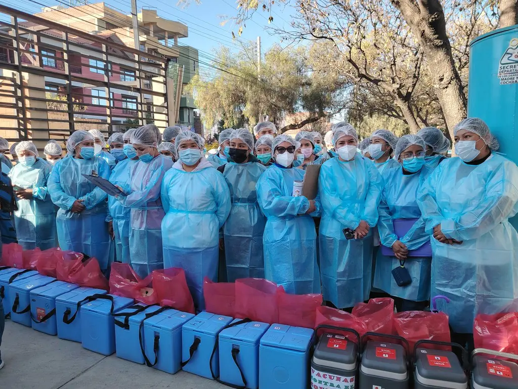 Más de un millar de brigadas recorren Cochabamba para vacunar