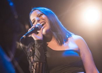 Becky Blue presenta nuevo material