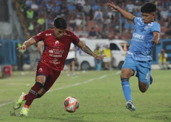 Blooming denuncia que dispararon al bus de su plantel en Montero
