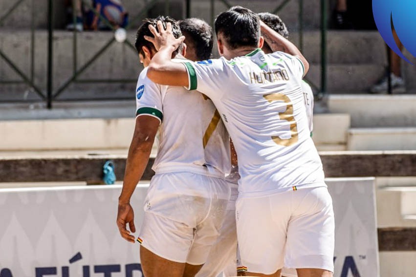 Bolivia vence a Colombia en la Copa América de fútbol playa y es segundo en el grupo B