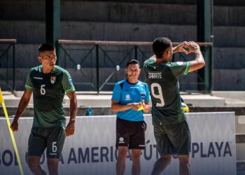 Bolivia vence a Venezuela en la Copa América de fútbol playa
