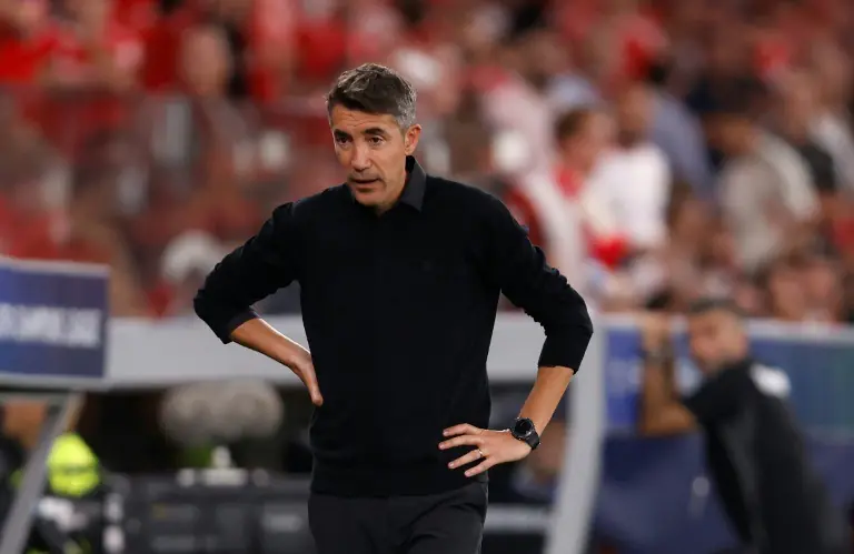 Benfica cesa a su entrenador tras la derrota ante Qarabag