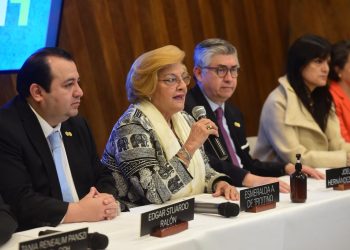 Miembros de la CIDH en la explicación de su visita a Bolivia, el lunes.