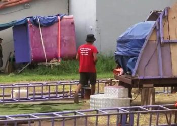 Tragedia en un circo, un payaso cae y muere en medio del traslado del negocio