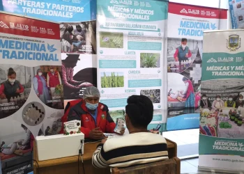 Consultorios de medicina tradicional de El Alto, en campaña contra el sarampión