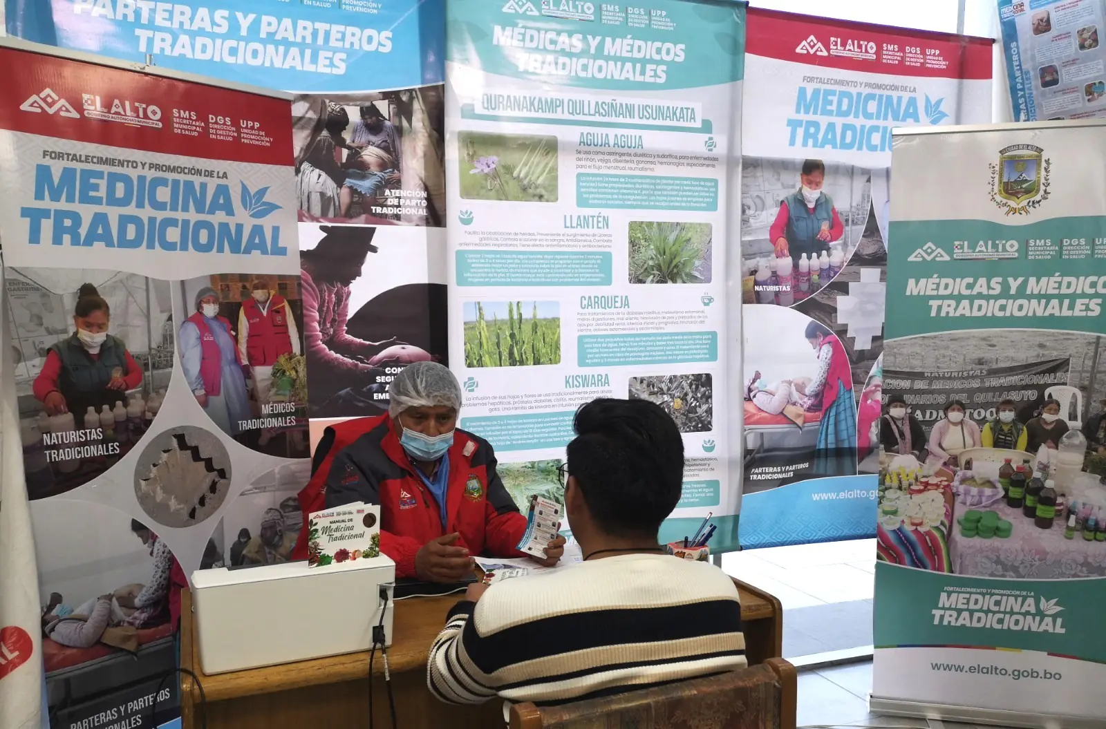 Consultorios de medicina tradicional de El Alto, en campaña contra el sarampión