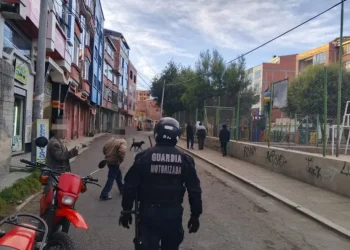 Vecinos, policías y guardias se unen contra el alcohol en La Paz