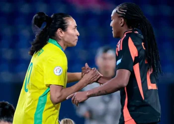 Brasil busca frenar a Uruguay en semis de la Copa América femenina