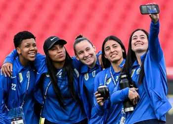 Uruguay, ‘entre los grandes’ pese a la derrota, dice su DT