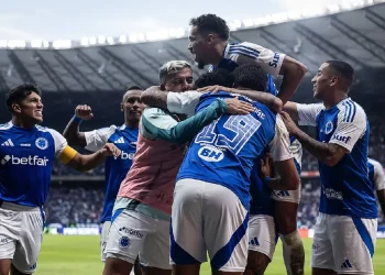 Cruzeiro sigue líder, Botafogo y Palmeiras vuelven a ganar