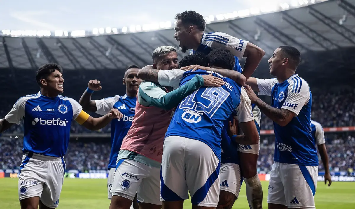 Cruzeiro sigue líder, Botafogo y Palmeiras vuelven a ganar