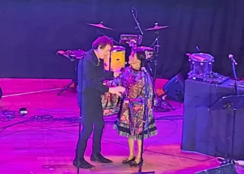Francia y Bolivia celebran su unión con arte
