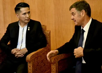 Andrónico aclara que no emitió ninguna declaración que comprometa a Bolivia o Chile