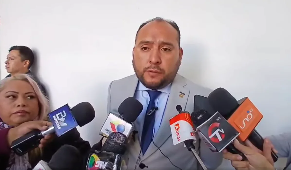 Ministro Ríos insta a Morales a imitar a Nina y acudir a la justicia
