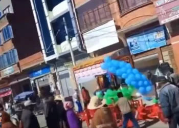 Pobladores de Batallas atacan casa de campaña de Andrónico
