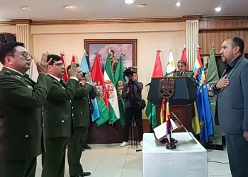 Gobierno posesiona a nuevos comandantes policiales de Potosí, Tarija y Beni