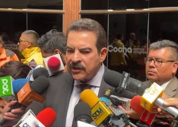 Reyes Villa ofrecerá a candidatos su plan de combustible a Bs 5 el litro