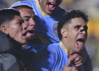 Bolívar manda en el Superclásico por la Copa Bolivia